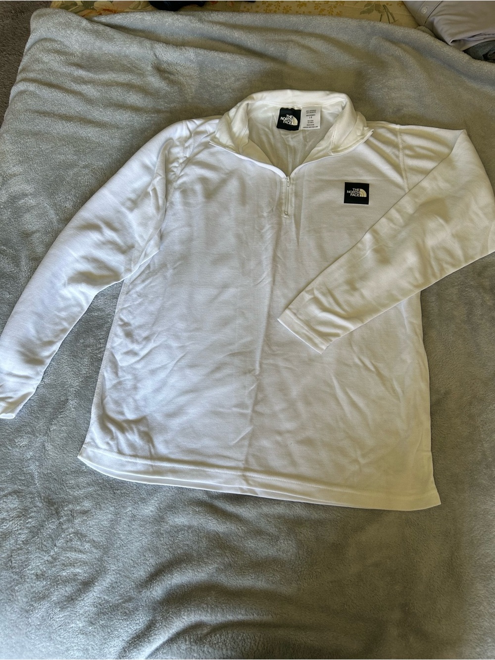 The North Face Men’s White Half-Zip Lightweight Thermo set